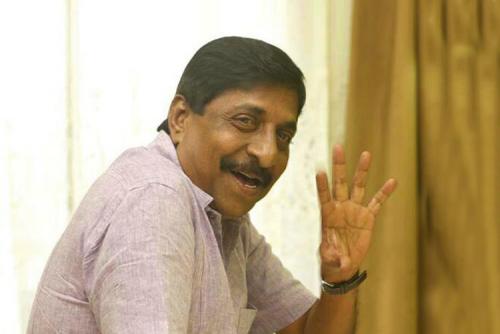 വിവാദ പ്രസ്താവന: നടൻ ശ്രീനിവാസനെതിരെ വനിതാ കമ്മീഷൻ കേസെടുത്തു
