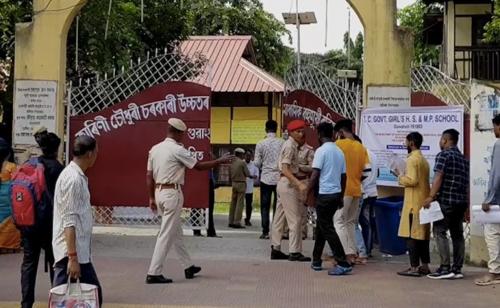 കോപ്പിയടി ഭീതി; 25 ജില്ലകളിലെ ഇന്റര്നെറ്റ് സേവനം താല്ക്കാലികമായി നിര്ത്തിവച്ചു ആസാം സര്ക്കാര് കോപ്പിയടി ഭീതി; 25 ജില്ലകളിലെ ഇന്റര്നെറ്റ് സേവനം താല്ക്കാലികമായി നിര്ത്തിവച്ചു ആസാം സര്ക്കാര്