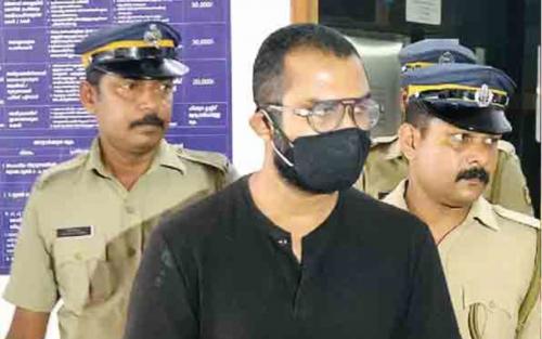 ജൂതപ്പള്ളി തീവെപ്പ് കേസ്: നിർണായക മൊഴി നൽകി പ്രതി എബിൻ പോൾ; വീട്ടിൽ നിന്ന് വൻ രാസലഹരി ശേഖരവും കണ്ടെടുത്തു