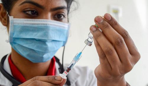 കേരളത്തിൽ നാല് ലക്ഷം കോവിഡ് വാക്സിൻ കൂടി ഇന്നെത്തും കേരളത്തിൽ നാല് ലക്ഷം കോവിഡ് വാക്സിൻ കൂടി ഇന്നെത്തും