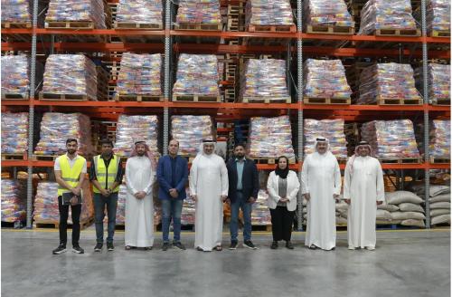 ഭക്ഷ്യ സുരക്ഷ ഉറപ്പാക്കാൻ വിപണികളിൽ നേരിട്ടെത്തി മന്ത്രി; ബഹ്റൈനിലെ വിതരണ ശൃംഖലകൾ സജ്ജം