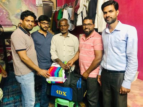 പ്രതീക്ഷയുടെ ഗൾഫ് കിറ്റ് കൈമാറി പ്രതീക്ഷയുടെ ഗൾഫ് കിറ്റ് കൈമാറി