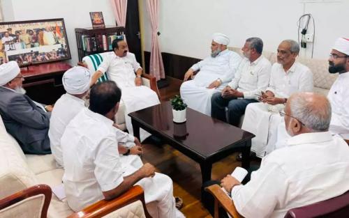 ക്ലിഫ് ഹൗസ് കൂടിക്കാഴ്ചയിലും മഞ്ഞുരുകിയില്ല: കാന്തപുരത്തിന്റെ പ്രസ്താവനയിലെ നിലപാടിൽ ഉറച്ചുനിന്ന് മുഖ്യമന്ത്രി!