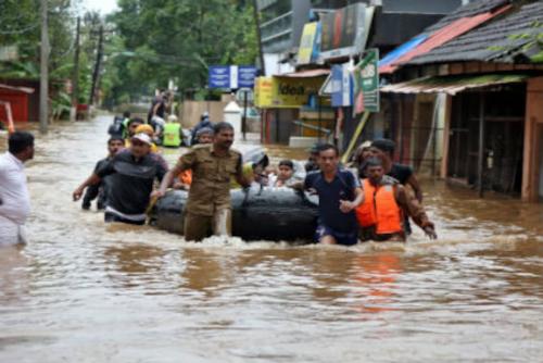 സംസ്ഥാനത്ത് മഴക്കെടുതിയിൽ മരിച്ചത് 39 പേർ ; ആദരാഞ്ജലി അർപ്പിച്ച് നിയമസഭ