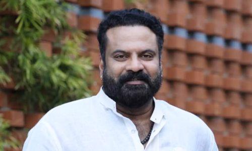 ഞാൻ ടാർഗറ്റ് ചെയ്യപ്പെട്ടു, സത്യമേ ജയിക്കൂ'; വികാരാധീനനായി 'അമ്മ' അംഗങ്ങൾക്ക് ടിനി ടോമിന്റെ തുറന്ന കത്ത്