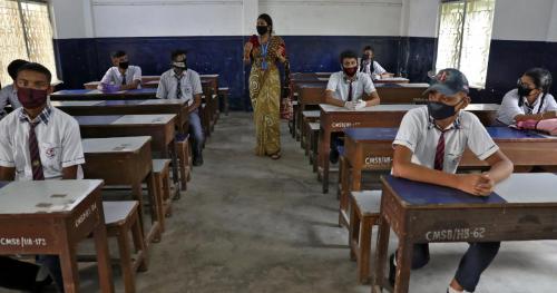 തമിഴ്നാട്ടിൽ 9, 10, 11 ക്ലാസ്സുകളിൽ ഓൾ പാസ് പ്രഖ്യാപിച്ച് സർക്കാർ തമിഴ്നാട്ടിൽ 9, 10, 11 ക്ലാസ്സുകളിൽ ഓൾ പാസ് പ്രഖ്യാപിച്ച് സർക്കാർ