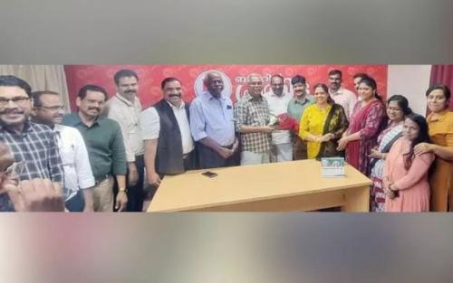 ബഹ്റൈനിലെ ഇടതുപക്ഷ കൂട്ടായ്മ ബിനോയ് വിശ്വം സ്വീകരണം നൽകി ബഹ്റൈനിലെ ഇടതുപക്ഷ കൂട്ടായ്മ ബിനോയ് വിശ്വം സ്വീകരണം നൽകി