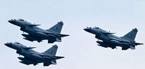 പാകിസ്താന് കൂടുതൽ ഫൈറ്റർ ജെറ്റുകൾ നൽകാൻ ചൈന; ഏഷ്യയിൽ പിടിമുറുക്കാൻ നീക്കമെന്ന് പെന്റഗൺ