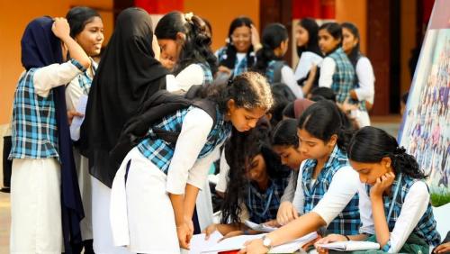 മലബാറിൽ പ്ലസ് വൺ സീറ്റ് പ്രതിസന്ധി രൂക്ഷം യു.ഡി.എഫ് സർക്കാറിൽ പ്രതീക്ഷയർപ്പിച്ച് വിദ്യാർത്ഥികൾ