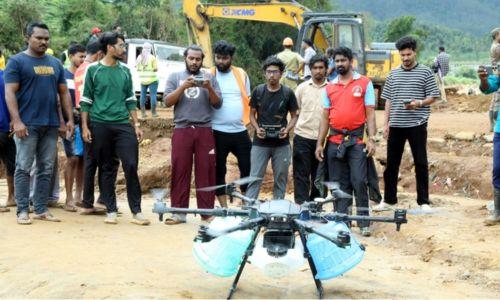 വയനാട്ടില് രക്ഷാപ്രവര്ത്തകര്ക്കായി അതിവേഗം ഭക്ഷണമെത്തിച്ച് ഡ്രോണുകൾ വയനാട്ടില് രക്ഷാപ്രവര്ത്തകര്ക്കായി അതിവേഗം ഭക്ഷണമെത്തിച്ച് ഡ്രോണുകൾ