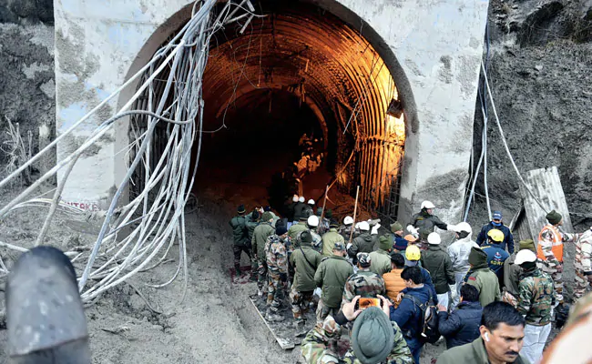 ഉത്തരാഖണ്ഡ് ദുരന്തം: മരിച്ചവരുടെ എണ്ണം പതിനാറായി