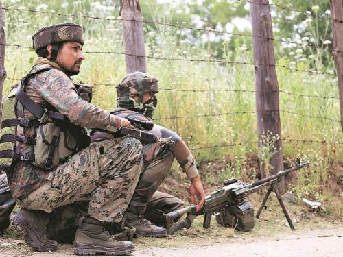 ജമ്മുകാശ്‌മീരിൽ ഏറ്റുമുട്ടൽ; നാല് സൈനികർക്ക് വീരമൃത്യു