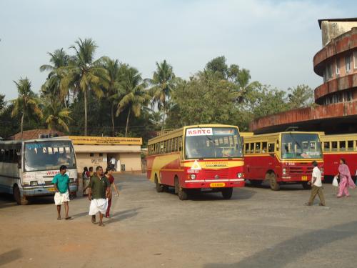 സർവീസ് നടത്താൻ വിസമ്മതിച്ചു; 12 കെഎസ്ആർടിസി കണ്ടക്ടർമാർക്ക് സസ്‌പെൻഷൻ      