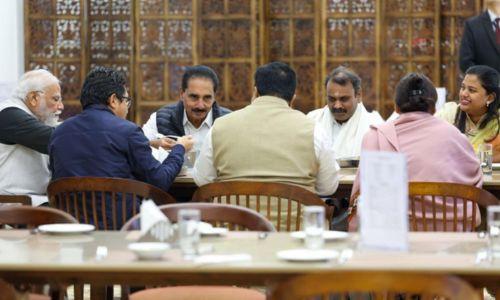 വിരുന്നിന് ക്ഷണിച്ചത് മികവ് പുലര്ത്തിയവരെ; ആര്എസ്പിയില് തുടരുമെന്ന് എന് കെ പ്രേമചന്ദ്രന് വിരുന്നിന് ക്ഷണിച്ചത് മികവ് പുലര്ത്തിയവരെ; ആര്എസ്പിയില് തുടരുമെന്ന് എന് കെ പ്രേമചന്ദ്രന്