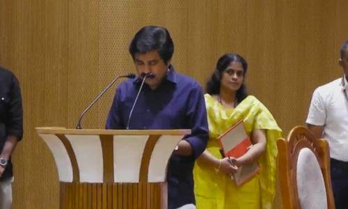 ആര്യാടൻ ഷൗക്കത്ത് ഇനി എംഎൽഎ; സത്യപ്രതിജ്ഞ ചെയ്ത് ചുമതലയേറ്റു ആര്യാടൻ ഷൗക്കത്ത് ഇനി എംഎൽഎ; സത്യപ്രതിജ്ഞ ചെയ്ത് ചുമതലയേറ്റു