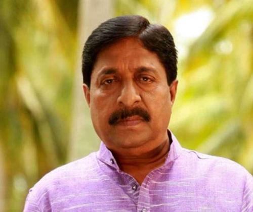 ശ്രീനിവാസൻ‍ ചിത്രത്തിന്റെ ലൊക്കേഷനിലേക്ക് യൂത്ത് കോൺഗ്രസ് മാർച്ച്