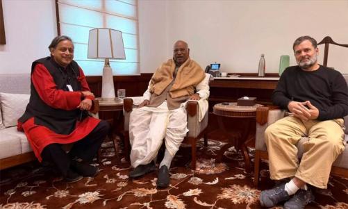 മുഖ്യമന്ത്രി മോഹമില്ലെന്ന് ശശി തരൂർ; ഹൈക്കമാൻഡുമായി കൂടിക്കാഴ്ച നടത്തി