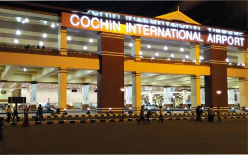 മഴ നനയാതെ വിമാനം കയറാന് സൗകര്യം ഒരുക്കിയില്ല: കൊച്ചി ഇന്റര്നാഷണല് എയര്പോര്ട്ടിന് 16,000 രൂപ പിഴ മഴ നനയാതെ വിമാനം കയറാന് സൗകര്യം ഒരുക്കിയില്ല: കൊച്ചി ഇന്റര്നാഷണല് എയര്പോര്ട്ടിന് 16,000 രൂപ പിഴ