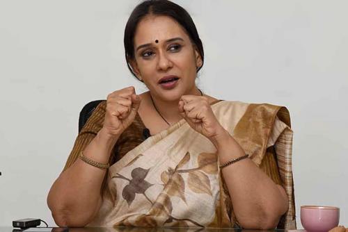 മാല പാര്വതിയുടെ ചിത്രങ്ങള് മോര്ഫ് ചെയ്തെന്ന പരാതിയിൽ കേസെടുത്തു മാല പാര്വതിയുടെ ചിത്രങ്ങള് മോര്ഫ് ചെയ്തെന്ന പരാതിയിൽ കേസെടുത്തു