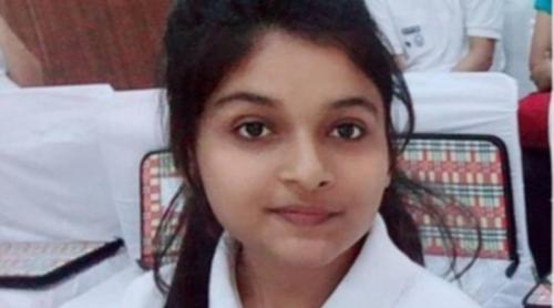 ഒരു ദിവസത്തേക്ക് ഉത്തരാഖണ്ധ് മുഖ്യമന്ത്രിയായി ഇരുപതുകാരി ഒരു ദിവസത്തേക്ക് ഉത്തരാഖണ്ധ് മുഖ്യമന്ത്രിയായി ഇരുപതുകാരി