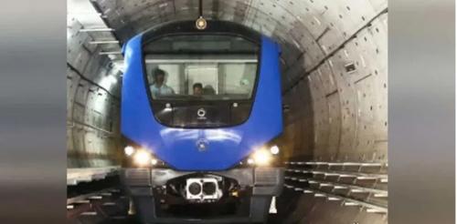 ചെന്നൈ മെട്രോ ട്രെയിന്‍ തുരങ്കത്തില്‍ കുടുങ്ങി; യാത്രക്കാര്‍ പുറത്തെത്തിയത് തുരങ്കത്തിലൂടെ നടന്ന്