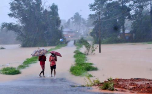 കേരളത്തിൽ അതിതീവ്ര മഴയ്ക്ക് സാധ്യത: നാളെ നാല് ജില്ലകളിൽ റെഡ് അലേർട്ട് 