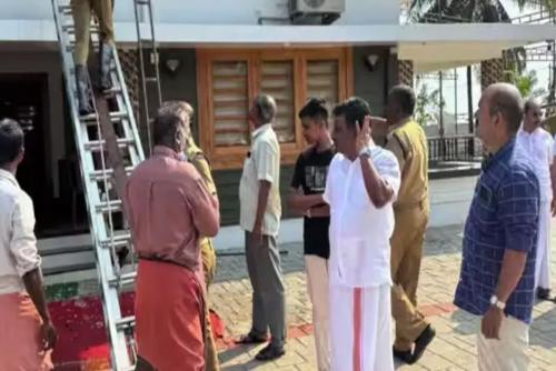 പയ്യാമ്പലത്ത് റിസോര്ട്ടിന് തീയിട്ടശേഷം സുരക്ഷ ജീവനക്കാരൻ ജീവനൊടുക്കി പയ്യാമ്പലത്ത് റിസോര്ട്ടിന് തീയിട്ടശേഷം സുരക്ഷ ജീവനക്കാരൻ ജീവനൊടുക്കി