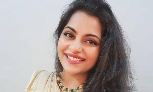 എത്ര അലക്കി വെളുപ്പിച്ചാലും രാവണൻ ക്രൂരനായ സ്ത്രീലമ്പടനാണ്'; രാഹുലിനെതിരെ യൂത്ത് കോൺഗ്രസ് പ്രവർത്തക താരാ ടോജോ അലക്സ്