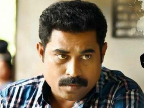 വിശ്വാസത്തേയും ആചാരത്തേയും വ്രണപ്പെടുത്തി; സുരാജ് വെഞ്ഞാറമൂടിനെതിരെ ഹിന്ദു ഐക്യവേദിയുടെ പരാതി വിശ്വാസത്തേയും ആചാരത്തേയും വ്രണപ്പെടുത്തി; സുരാജ് വെഞ്ഞാറമൂടിനെതിരെ ഹിന്ദു ഐക്യവേദിയുടെ പരാതി