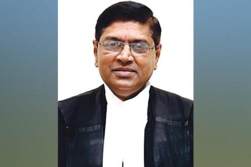 കേരള ഹൈക്കോടതി ചീഫ് ജസ്റ്റിസിനെതിരെ ആക്രമണം പ്രതി അറസ്റ്റിൽ കേരള ഹൈക്കോടതി ചീഫ് ജസ്റ്റിസിനെതിരെ ആക്രമണം പ്രതി അറസ്റ്റിൽ