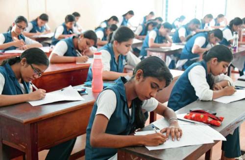 സിബിഎസ്ഇ പ്ലസ്ടു പരീക്ഷ: തീരുമാനം നാളെ ഉണ്ടാകുമെന്ന് കേന്ദ്ര സർക്കാർ സുപ്രീം കോടതിയിൽ      
