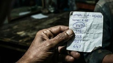 പത്തു രൂപയ്ക്ക് അയ്യായിരം രൂപ സമ്മാനം: മലപ്പുറത്ത് 'നമ്പർ ലോട്ടറി' മാഫിയ പിടിമുറുക്കുന്നു