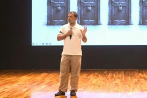 വിദ്യാഭ്യാസ സമ്പ്രദായം തകർന്നെന്നും ധർമേന്ദ്ര പ്രധാൻ രാജി വെക്കണമെന്നും രാഹുൽ ഗാന്ധി