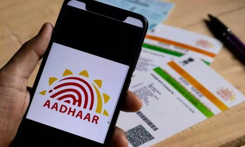 ജനന രേഖയായി ആധാർ കാർഡ് സ്വീകരിക്കില്ലെന്ന് യു.പി, മഹാരാഷ്ട്ര സർക്കാറുകൾ