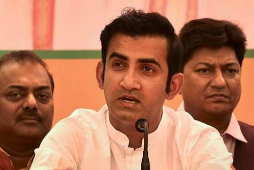 കൊവിഡ് ബാധിച്ച് മരിച്ച പൊലീസ് ഉദ്യോഗസ്ഥന്റെ മൂന്ന് വയസുകാരൻ മകനെ ഏറ്റെടുത്ത് ഗൗതം ഗാംഭീർ   