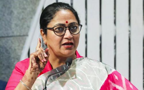 സ്ത്രീകൾ പ്രസവിക്കാനുള്ള യന്ത്രങ്ങളല്ല'; ലക്ഷ്മി യോജനയിലെ നിബന്ധനയെ ന്യായീകരിച്ച് ഡൽഹി മുഖ്യമന്ത്രി!