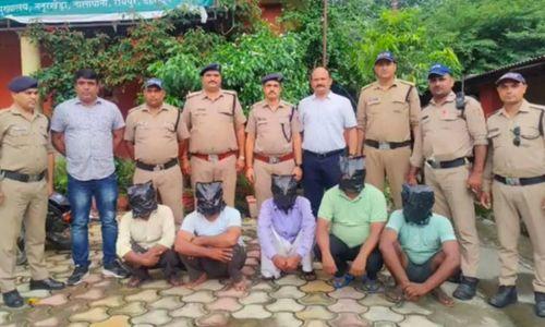 പ്രായപൂർത്തിയാകാത്ത പെൺകുട്ടിയെ ബസില് കൂട്ടബലാത്സംഗം ചെയ്തു: അഞ്ച് പേർ പിടിയിൽ പ്രായപൂർത്തിയാകാത്ത പെൺകുട്ടിയെ ബസില് കൂട്ടബലാത്സംഗം ചെയ്തു: അഞ്ച് പേർ പിടിയിൽ