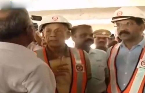 പാലാരിവട്ടം മേല്‍പ്പാലത്തില്‍ മേല്‍പ്പാലത്തില്‍ ഇ. ശ്രീധരൻ പരിശോധന നടത്തി 