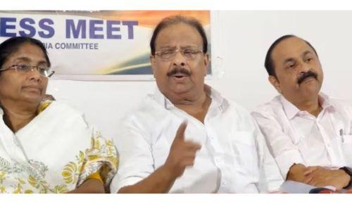 പത്രസമ്മേളനത്തിൽ പ്രതിപക്ഷ നേതാവ് വൈകിയെത്തി; അസഭ്യവർഷവുമായി കെ സുധാകരൻ പത്രസമ്മേളനത്തിൽ പ്രതിപക്ഷ നേതാവ് വൈകിയെത്തി; അസഭ്യവർഷവുമായി കെ സുധാകരൻ