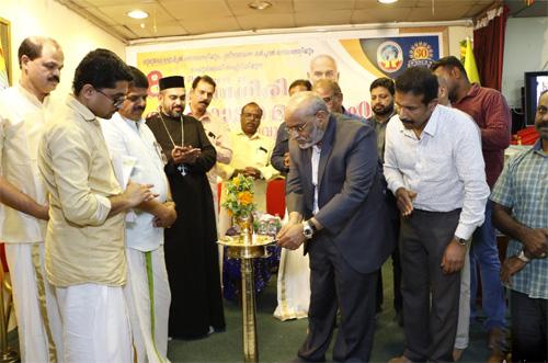 ശിവഗിരി തീര്ത്ഥാടന ധര്മ്മപതാക സ്വീകരണവും യാത്രയും സംഘടിപ്പിച്ചു ശിവഗിരി തീര്ത്ഥാടന ധര്മ്മപതാക സ്വീകരണവും യാത്രയും സംഘടിപ്പിച്ചു