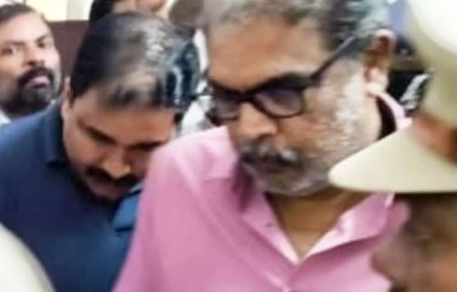 ശബരിമല സ്വര്ണക്കൊള്ള; രണ്ടാം പ്രതി മുരാരി ബാബുവിനെ കസ്റ്റഡിയില് വിട്ടു ശബരിമല സ്വര്ണക്കൊള്ള; രണ്ടാം പ്രതി മുരാരി ബാബുവിനെ കസ്റ്റഡിയില് വിട്ടു