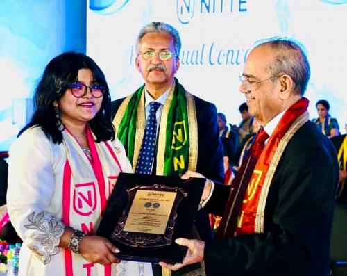 രണ്ട് സ്വർണ്ണ മെഡലുകളുമായി തിളങ്ങി ഇന്ത്യൻ സ്കൂൾ പൂർവ്വ വിദ്യാർത്ഥിനി അമേയ ദാസ്