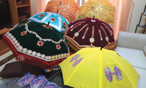 ആനകളും കു­ടകളും തയ്യാ­റാ­കു­ന്നു­ : പ്രവാ­സലോ­കത്തെ­ തൃ­ശ്ശൂർ പൂ­രത്തി­നൊ­രു­ങ്ങി­ സംസ്കാ­ര 