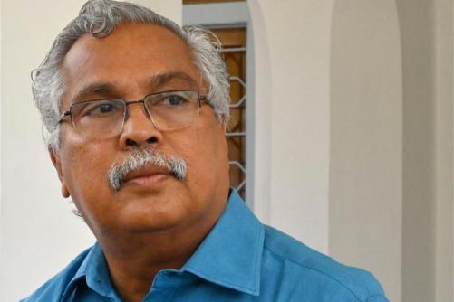 ഭാര്യയ്ക്കും മക്കൾക്കും ബ്രിട്ടീഷ് പൗരത്വമെന്ന് വ്യാജ പ്രചരണം: പരാതിയുമായി ബിനോയ് വിശ്വം