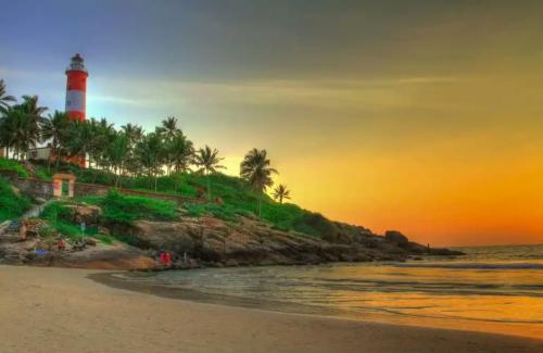 കോവളത്തിന്റെ നഷ്ടപ്രതാപം തിരിച്ചു പിടിക്കാൻ 93 കോടി രൂപയുടെ പദ്ധതി കോവളത്തിന്റെ നഷ്ടപ്രതാപം തിരിച്ചു പിടിക്കാൻ 93 കോടി രൂപയുടെ പദ്ധതി