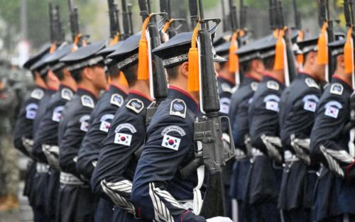 ഉത്തരകൊറിയയ്ക്കു മറുപടിയുമായി ദക്ഷിണകൊറിയയുടെ വൻ സൈനിക പരേഡ് 