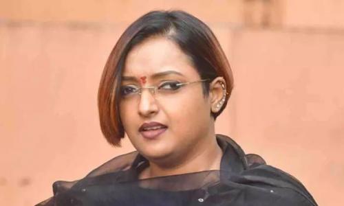 സ്വപ്ന സുരേഷിന്റെ സ്വത്ത് കണ്ടുകെട്ടാനുള്ള നോട്ടിസ് പിൻവലിച്ചതായി കേന്ദ്ര സർക്കാർ സ്വപ്ന സുരേഷിന്റെ സ്വത്ത് കണ്ടുകെട്ടാനുള്ള നോട്ടിസ് പിൻവലിച്ചതായി കേന്ദ്ര സർക്കാർ