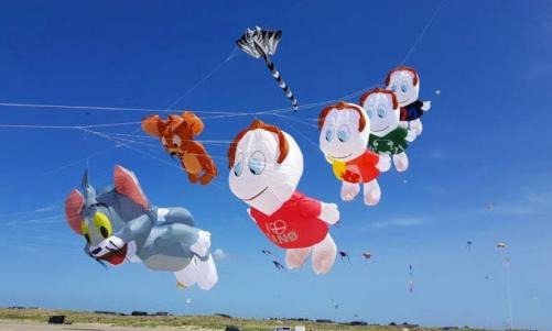 ദോഹയുടെ ആകാശത്ത് പട്ടങ്ങളുടെ വർണ്ണവിസ്മയം; ഖത്തർ കൈറ്റ് ഫെസ്റ്റിവലിന് തുടക്കം