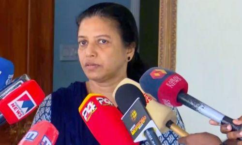 തഹസിൽദാർ സ്ഥാനത്തുനിന്ന് മാറ്റാൻ റവന്യൂ വകുപ്പിന് കത്ത് നൽകി നവീൻ ബാബുവിന്റെ ഭാര്യ തഹസിൽദാർ സ്ഥാനത്തുനിന്ന് മാറ്റാൻ റവന്യൂ വകുപ്പിന് കത്ത് നൽകി നവീൻ ബാബുവിന്റെ ഭാര്യ