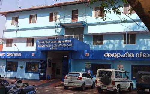 തളിപ്പറമ്പ് താലൂക്ക്‍ ആശുപത്രിയിൽ‍ രോഗിക്ക് കൂട്ടിരിക്കാനെത്തിയ സ്ത്രീയെ പാമ്പ് കടിച്ചു